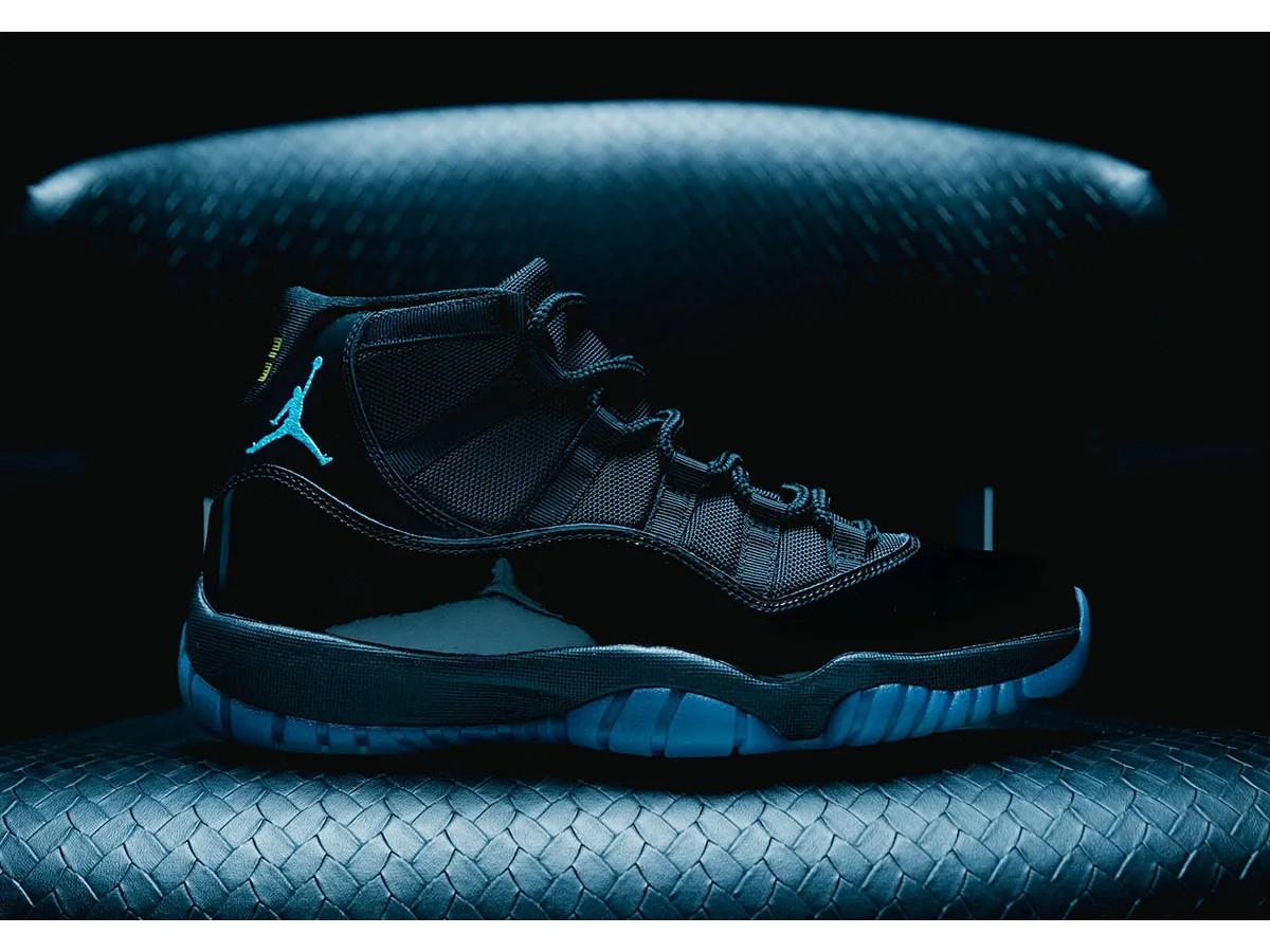Де купити сині кросівки Jordan 11 кольору Gamma