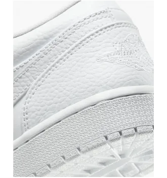 Мужские кроссовки Air Jordan 1 Low Triple White Tumbled Leather фото 2