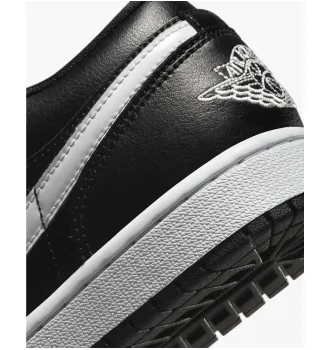 Женские кроссовки Air Jordan 1 Low Black White (2022) (W) фото 2