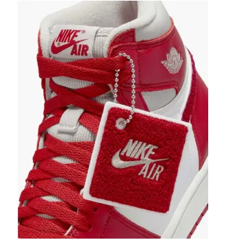 Кросівки жіночі Air Jordan 1 Retro High OG Varsity Red фото 3