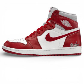 Женские кроссовки Air Jordan 1 Retro High OG Varsity Red
