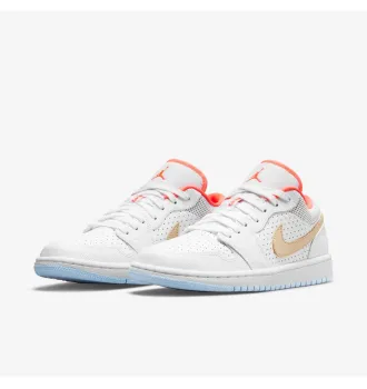 Женские кроссовки Air Jordan 1 Low SE White Sesame фото 6