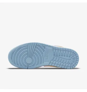 Женские кроссовки Air Jordan 1 Low SE White Sesame фото 2