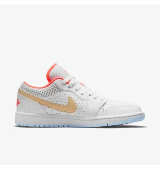 Женские кроссовки Air Jordan 1 Low SE White Sesame фото 4