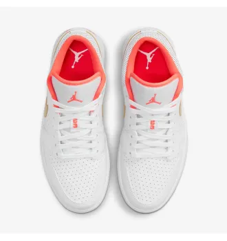 Женские кроссовки Air Jordan 1 Low SE White Sesame фото 3