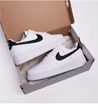 Кросівки чоловічі Nike Air Force 1 Low 07 White Black Pebbled Leather фото 4
