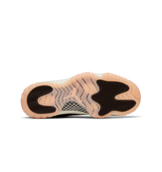 Кросівки жіночі Air Jordan 11 Retro Neapolitan фото 4