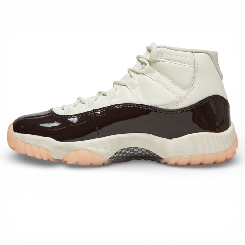 Кросівки жіночі Air Jordan 11 Retro Neapolitan фото