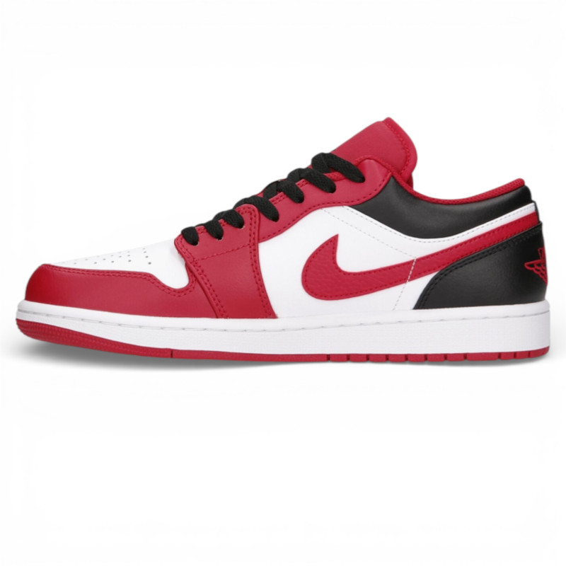 Кросівки чоловічі Air Jordan 1 Low Bulls фото