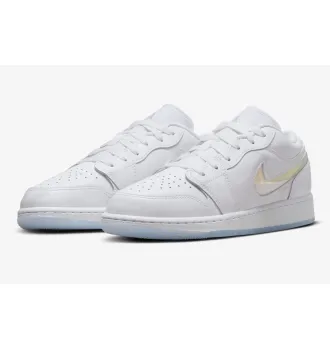 Кросівки Air Jordan 1 Low White Ice Blue Glitter Swoosh White фото 6